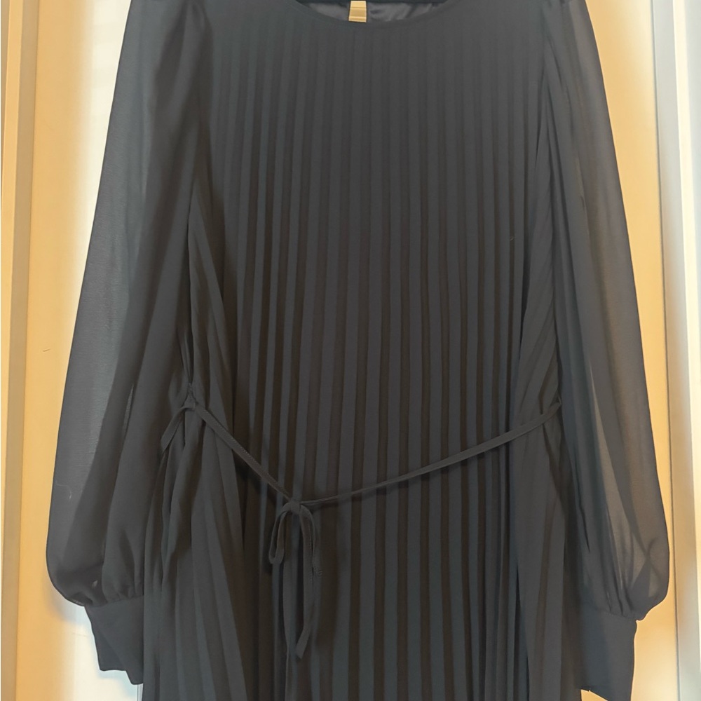 Elegant Black Pleated Dress